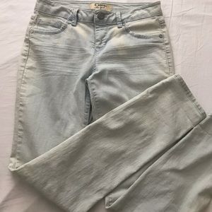 D. Jeans Light Denim Washed Jeans